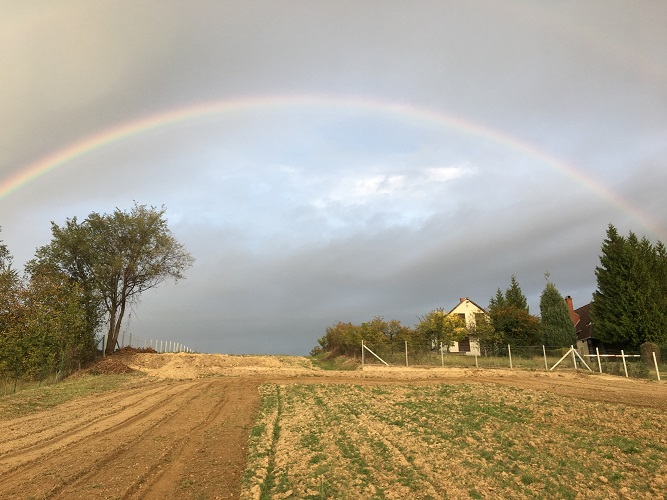 2019. Október, a szivárványon innen